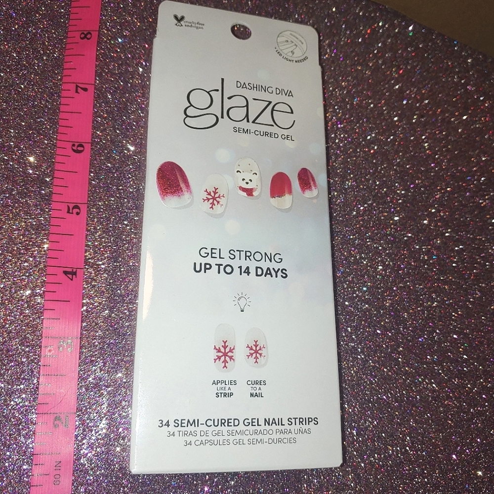 Cranberry Kringle Glaze Dashing Diva GLAZE semi-cured gel manicure Nails